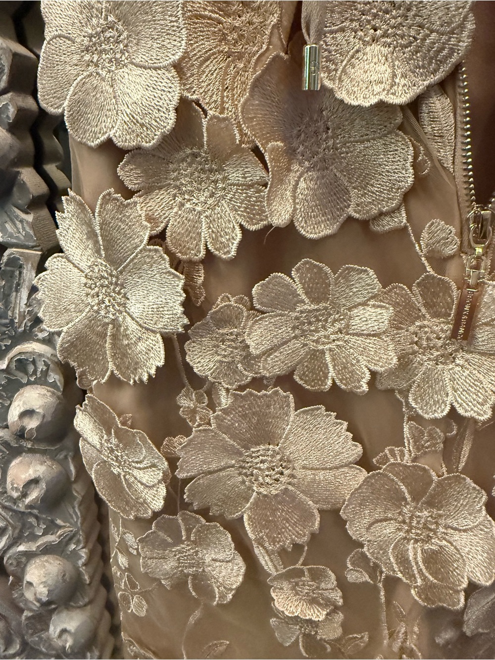 Bronx and Banco Jasmine 3D Floral Gown Size Sm - Picture 9 of 12